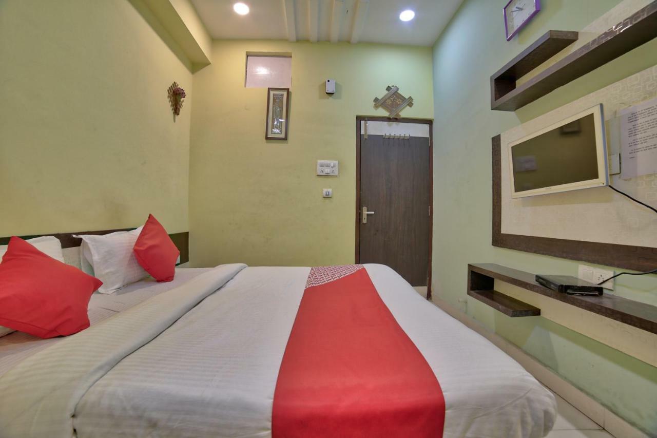 Oyo 35538 Hotel Risha Chandrapur Εξωτερικό φωτογραφία