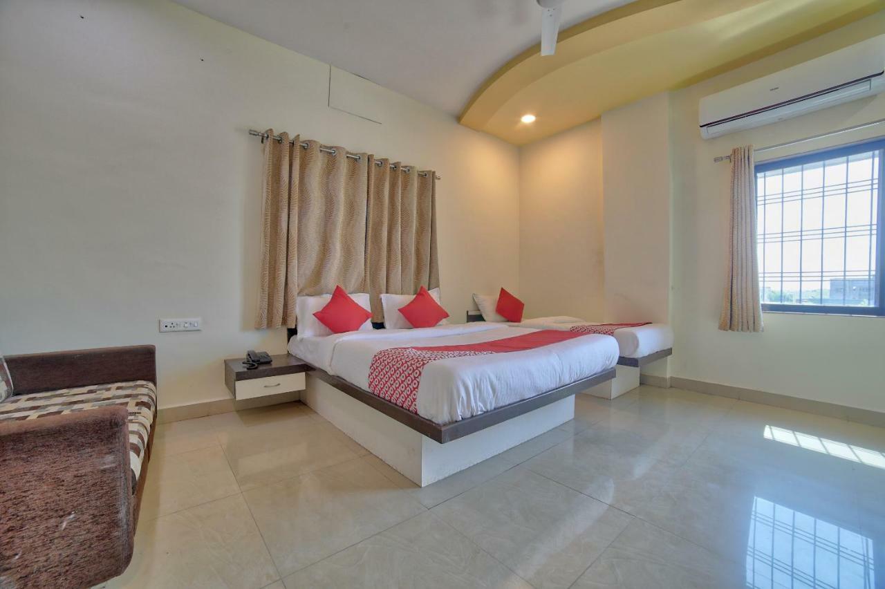 Oyo 35538 Hotel Risha Chandrapur Εξωτερικό φωτογραφία